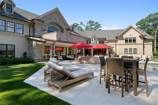 471 Woodbury, Cold Spring Harbor, NY 11724