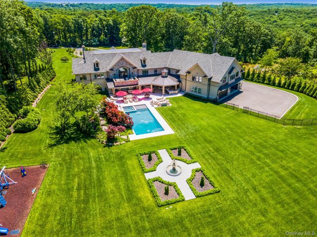 471 Woodbury, Cold Spring Harbor, NY 11724
