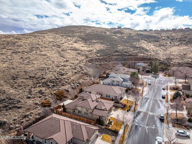 5700 Falcon Ridge Court, Sparks, NV 89436