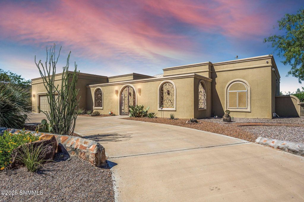 6668 Vista Hermosa Street, Las Cruces, NM 88007