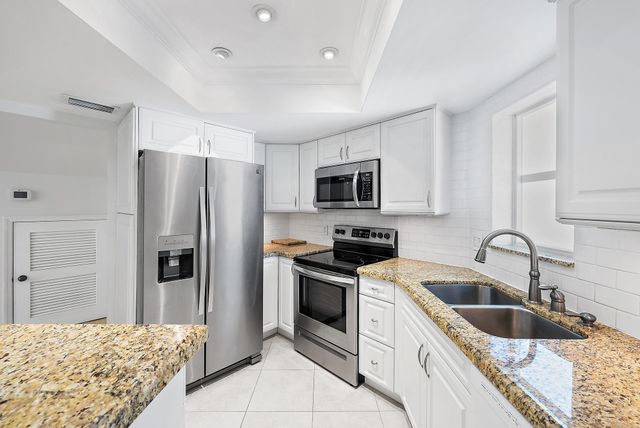154 Seabreeze Circle, Jupiter, FL 33477