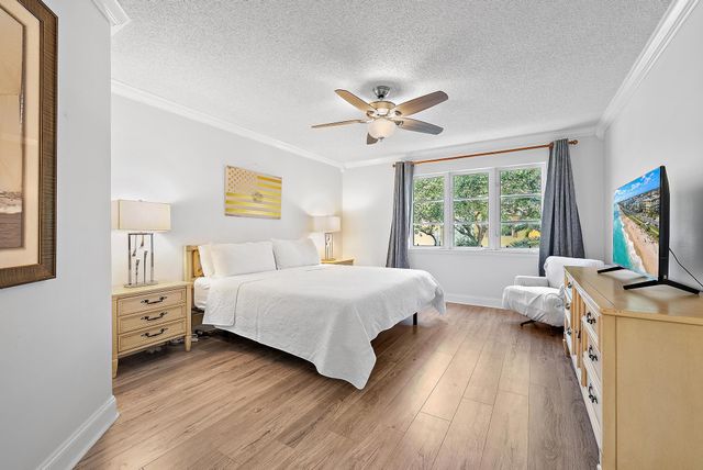 154 Seabreeze Circle, Jupiter, FL 33477