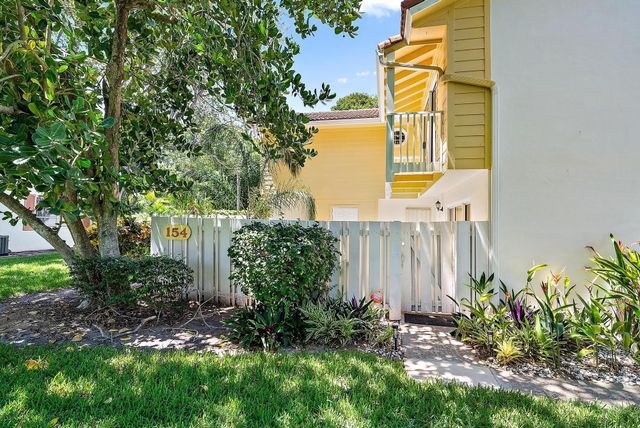 154 Seabreeze Circle, Jupiter, FL 33477