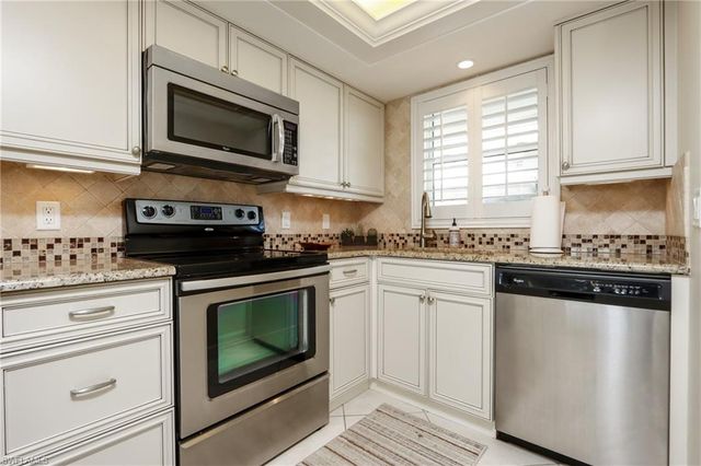 271 Southbay DR # 155, Naples, FL 34108