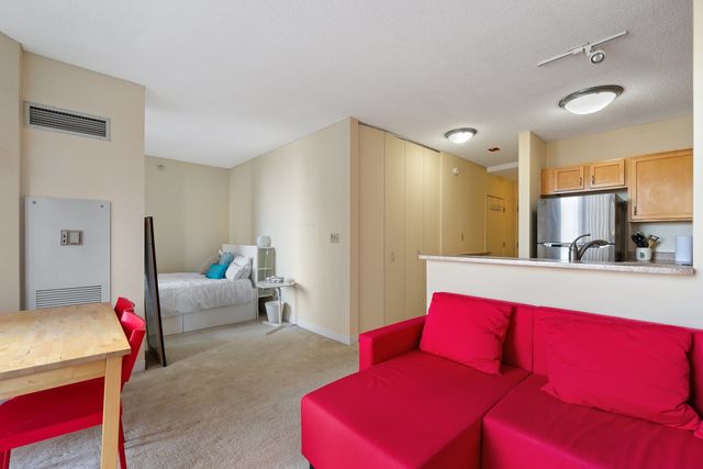 222 N Columbus Drive 902, Chicago, IL 60601