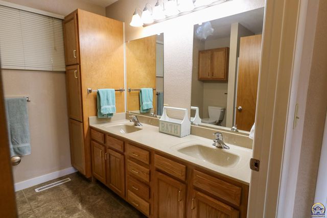 1001 Topeka St, Emporia, KS 66801