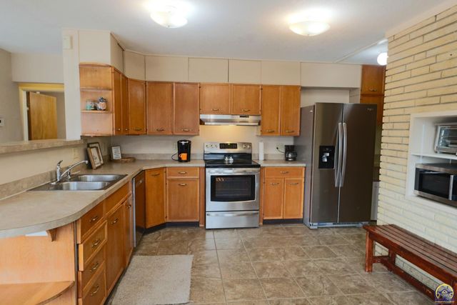 1001 Topeka St, Emporia, KS 66801