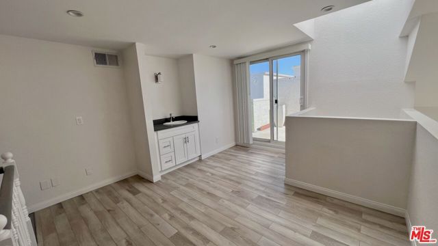 5420 Sylmar Avenue 314, Sherman Oaks, CA 91401