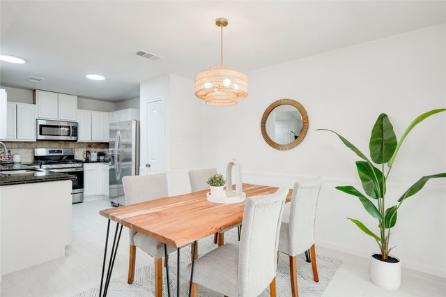 12706 Heinemann DR, Austin, TX 78727