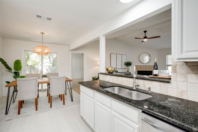 12706 Heinemann DR, Austin, TX 78727