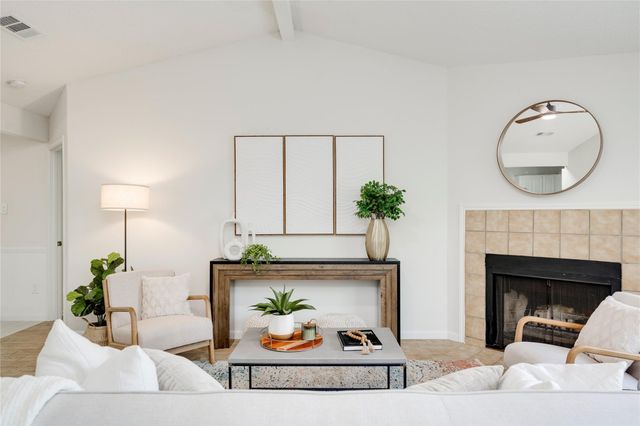 12706 Heinemann DR, Austin, TX 78727