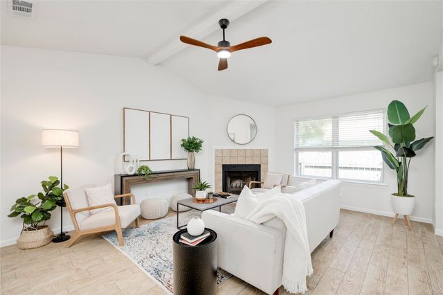 12706 Heinemann DR, Austin, TX 78727