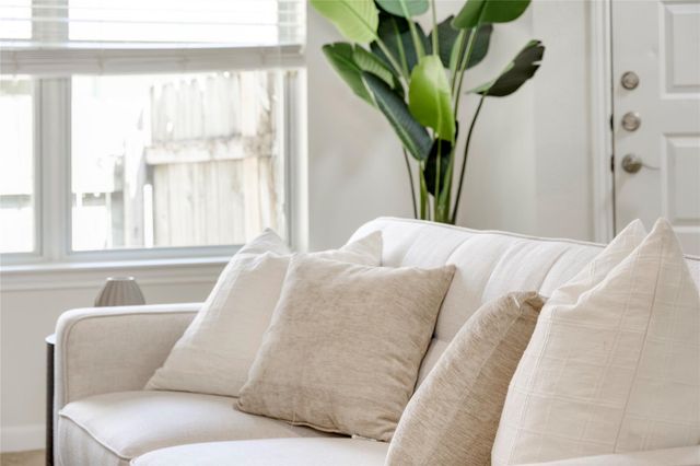 12706 Heinemann DR, Austin, TX 78727