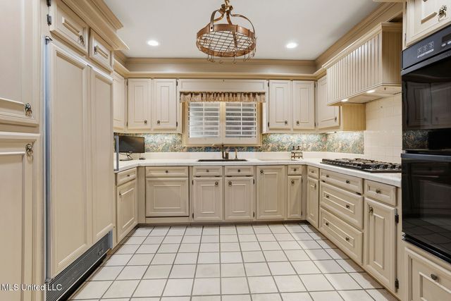 18 Moss Forest Circle, Jackson, MS 39211