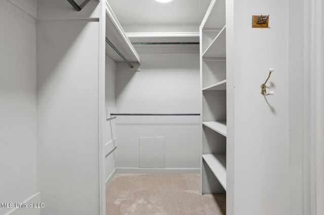 18 Moss Forest Circle, Jackson, MS 39211