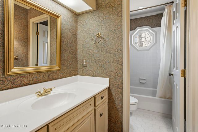 18 Moss Forest Circle, Jackson, MS 39211