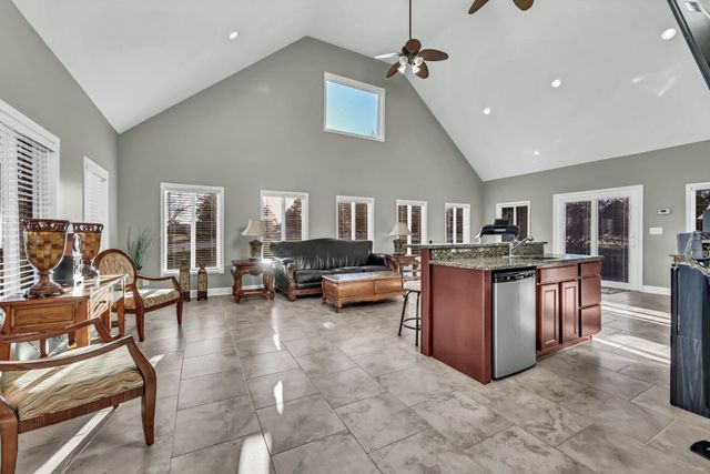 476 Maxshire Ct, Clarksville, TN 37043