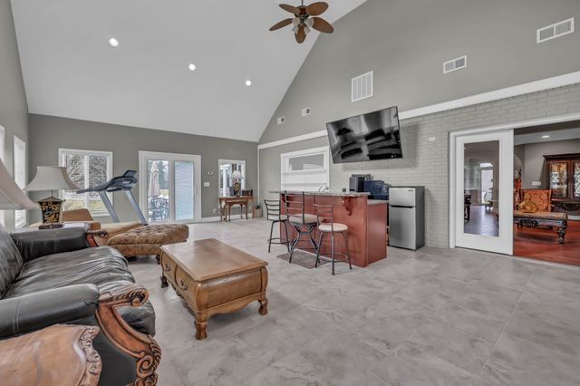 476 Maxshire Ct, Clarksville, TN 37043