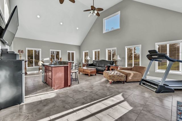 476 Maxshire Ct, Clarksville, TN 37043