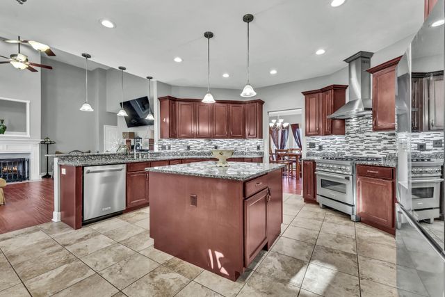 476 Maxshire Ct, Clarksville, TN 37043