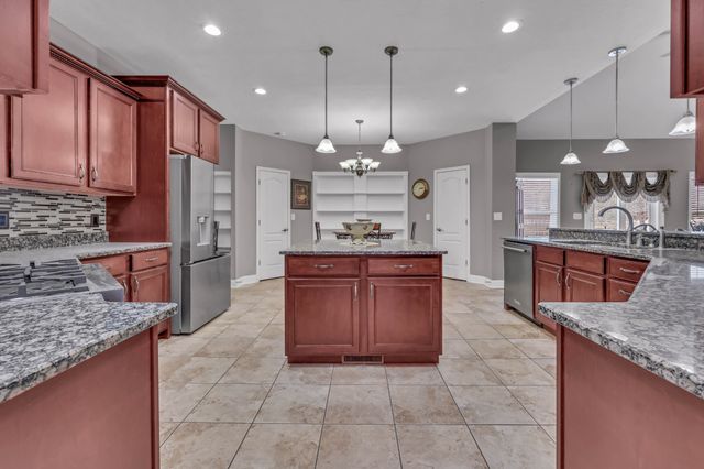 476 Maxshire Ct, Clarksville, TN 37043