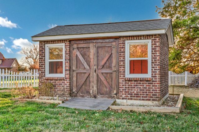 476 Maxshire Ct, Clarksville, TN 37043