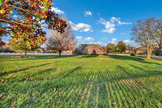 476 Maxshire Ct, Clarksville, TN 37043