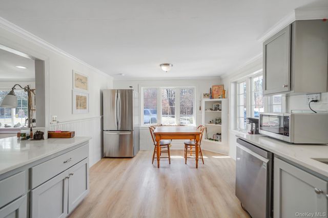 146 Halsey Manor Road, Manorville, NY 11949