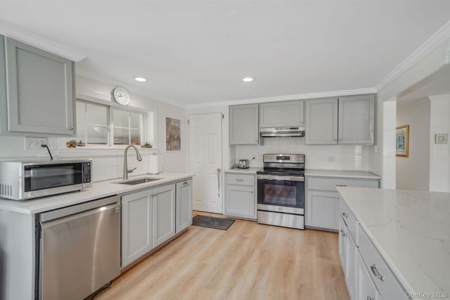 146 Halsey Manor Road, Manorville, NY 11949