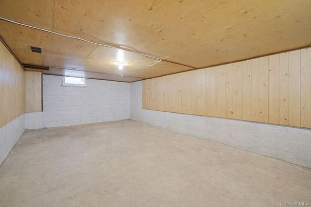 146 Halsey Manor Road, Manorville, NY 11949