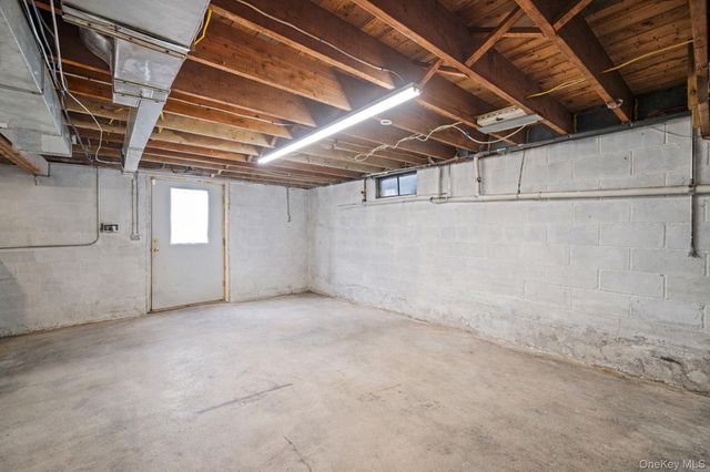 146 Halsey Manor Road, Manorville, NY 11949