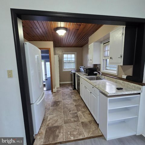 21676 N ESSEX DR, Lexington Park, MD 20653