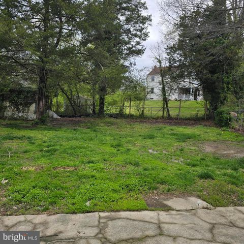21676 N ESSEX DR, Lexington Park, MD 20653