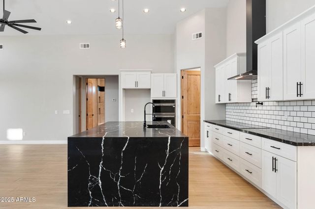 15860 E BROKEN BIT Road, Mayer, AZ 86333