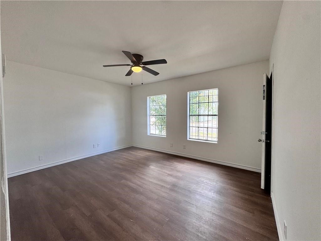 907 Elizabeth St, Corpus Christi, TX 78404 — photo 4