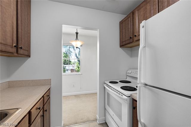 2885 Pease Drive 303, Rocky River, OH 44116