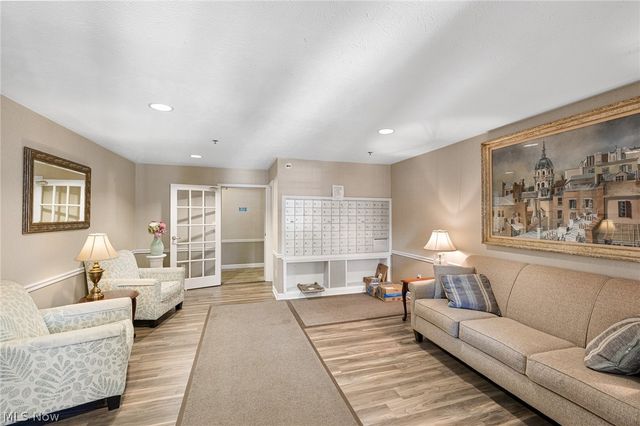 2885 Pease Drive 303, Rocky River, OH 44116