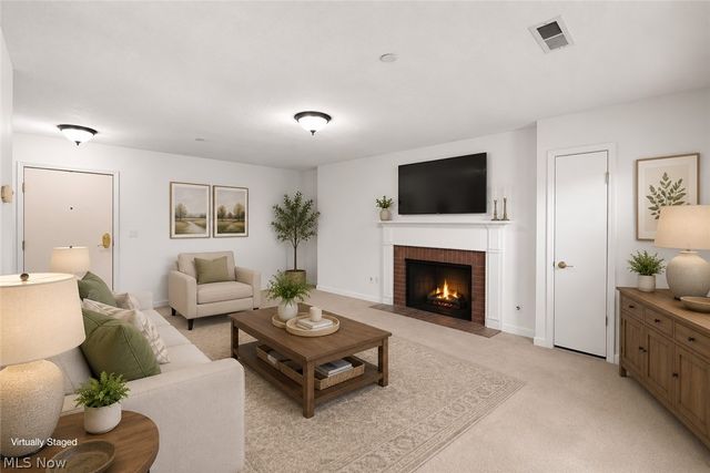 2885 Pease Drive 303, Rocky River, OH 44116