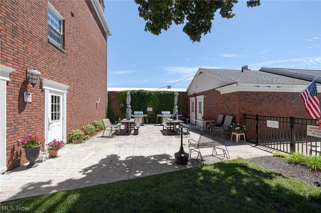 2885 Pease Drive 303, Rocky River, OH 44116
