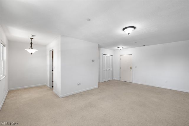 2885 Pease Drive 303, Rocky River, OH 44116