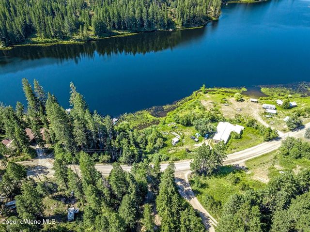 671 Kelso Woods Dr, Athol, ID 83801