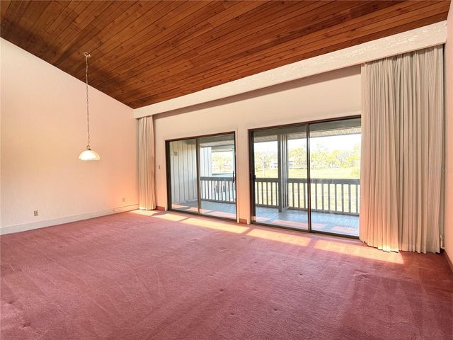 647 OLDE CAMELOT CIRCLE 647, Haines City, FL 33844