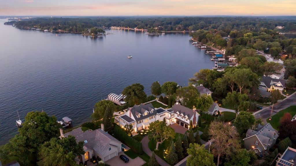 20100 Lakeview Avenue, Deephaven, MN 55331 — photo 2