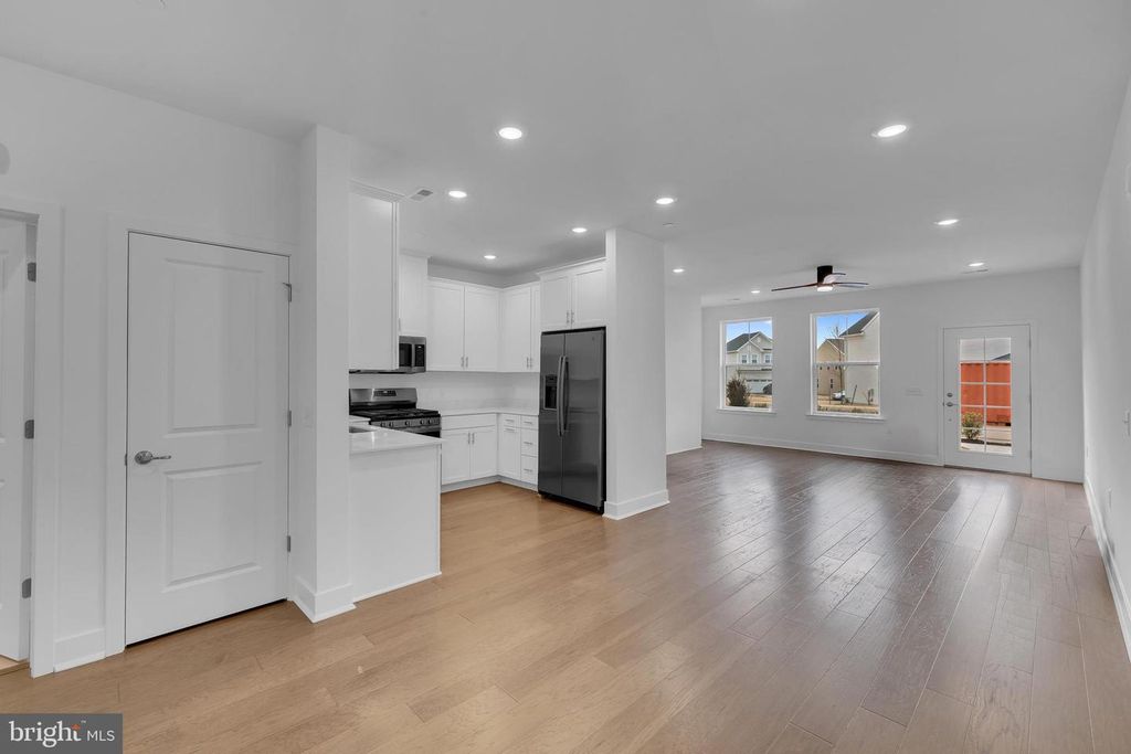 Image 12 of property listing at 257 LEWIS FISHER DRIVE, Pennington, NJ 08534