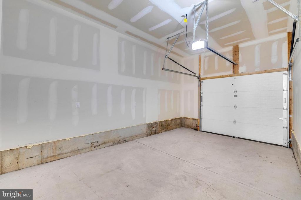 Image 25 of property listing at 257 LEWIS FISHER DRIVE, Pennington, NJ 08534