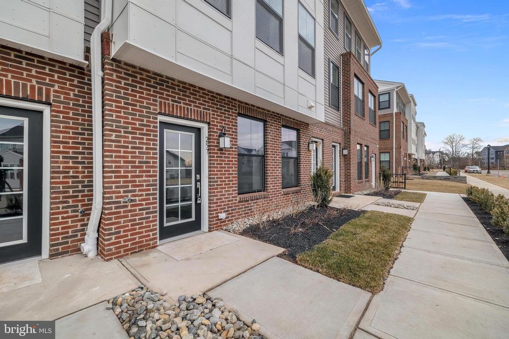 Image 26 of property listing at 257 LEWIS FISHER DRIVE, Pennington, NJ 08534