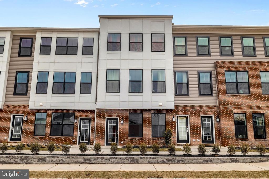 Image 27 of property listing at 257 LEWIS FISHER DRIVE, Pennington, NJ 08534