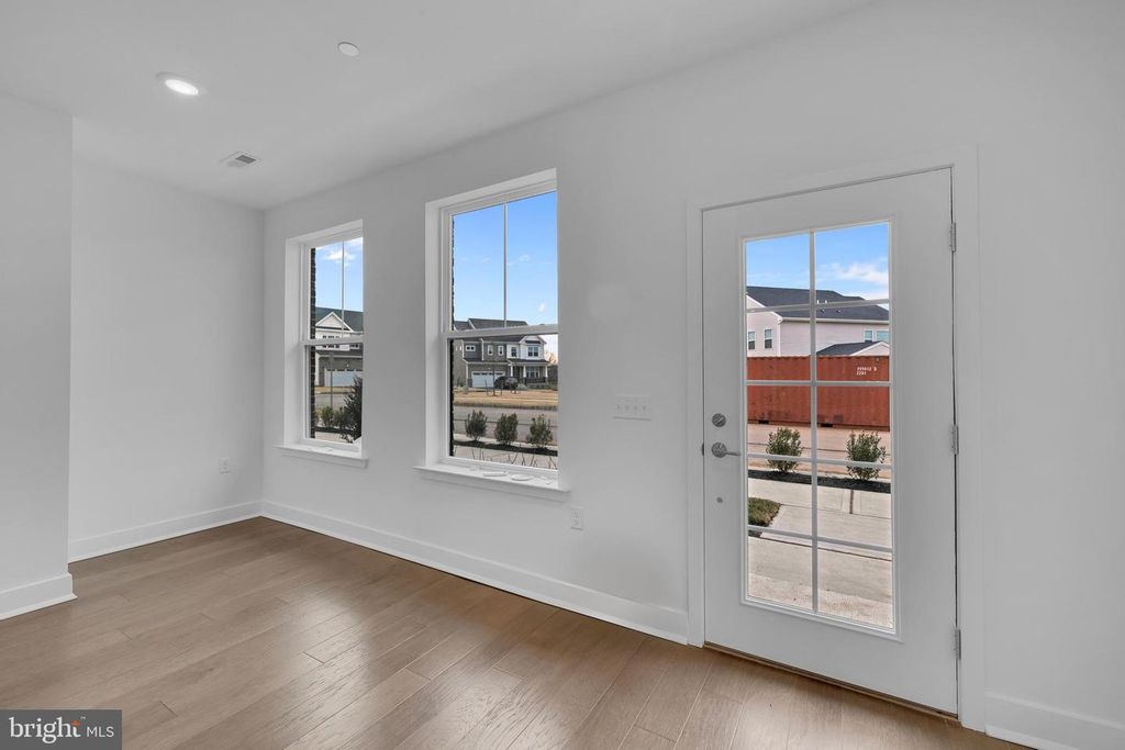 Image 6 of property listing at 257 LEWIS FISHER DRIVE, Pennington, NJ 08534