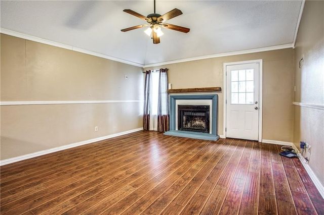 6817 Haltom Road, Fort Worth, TX 76137