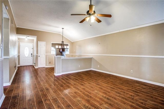 6817 Haltom Road, Fort Worth, TX 76137